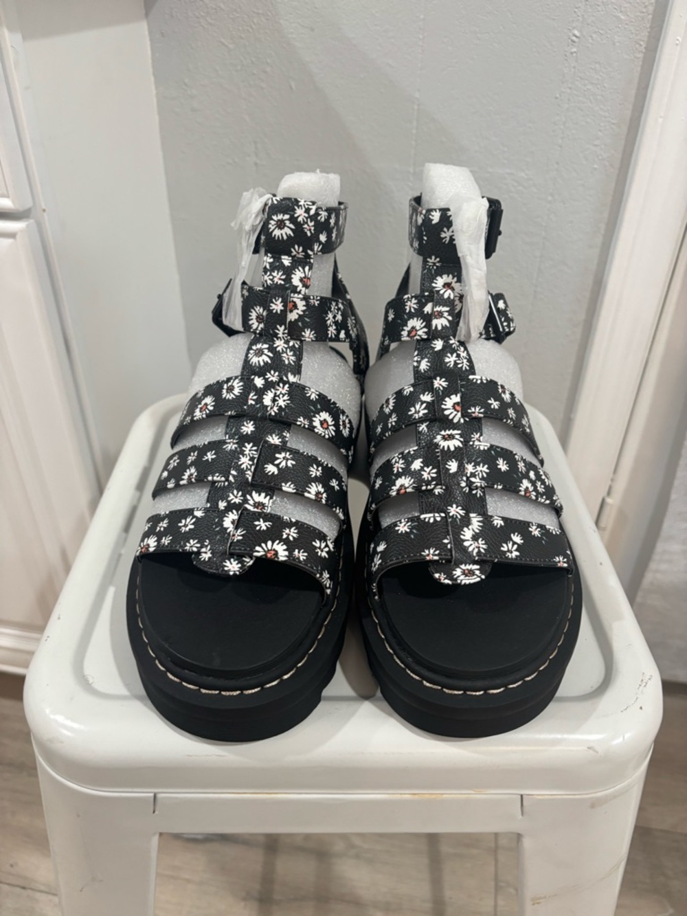 UNIONBAY Black Daisy Gladiator Sandals for Women